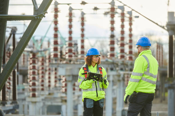Best Electrical Contractors for Businesses  in Streamwood, IL