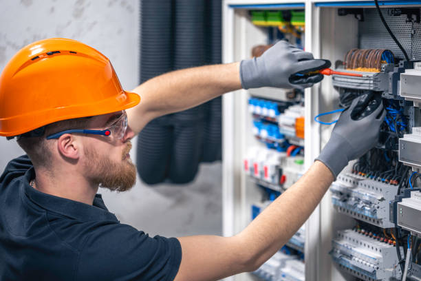 Best Local Electrician Companies  in Streamwood, IL